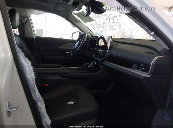 5TDAAAB53SS074710 2025 TOYOTA GRAND HIGHLANDER Белый Вид салона спереди