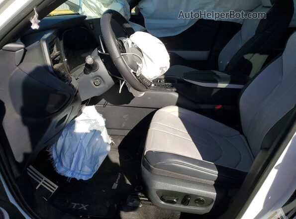 5TDABAB63SS015372 2025 LEXUS TX White Widok wnętrza z przodu