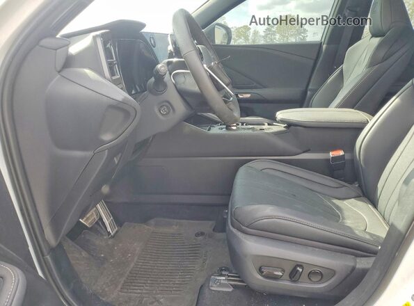 5TDABAB66TS016789 2026 LEXUS TX White Widok wnętrza z przodu