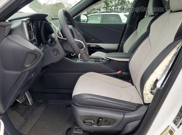 5TDABAB68TS016695 2026 LEXUS TX Белый Вид салона спереди