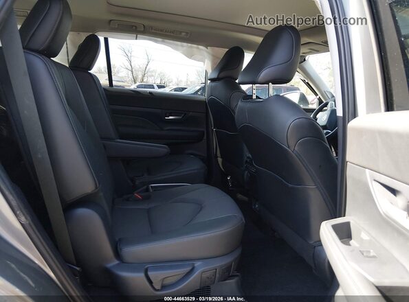 5TDACAB52TS088089 2026 TOYOTA LIMITED Gray VIN sticker view
