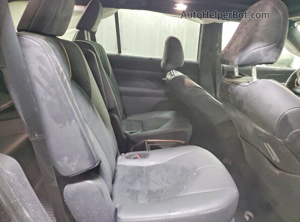 5TDADAB50SS013905 2025 TOYOTA HIGHLANDER HYBRID Черный Вид задней части салона