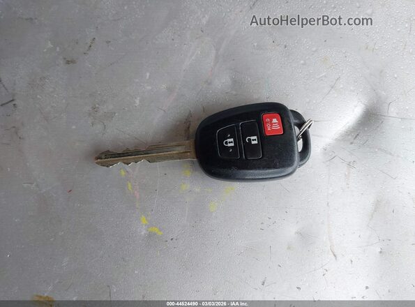 5TDBKRFH6GS348607 2016 TOYOTA LE Черный Вид панели приборов