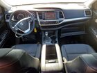 2017 Toyota Highlander Серебряный vin: 5TDBZRFHXHS444835