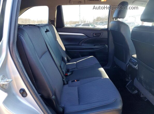 5TDBZRFHXHS444835 2017 TOYOTA HIGHLANDER Серебряный Вид задней части салона