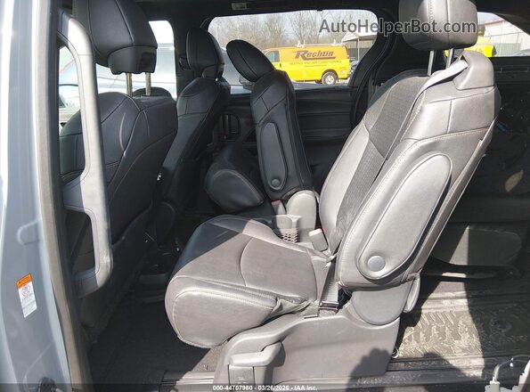 5TDCSKFC0SS214779 2025 TOYOTA SIENNA Gray VIN sticker view