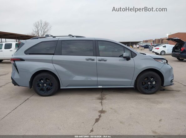 5TDCSKFC6TS229353 2026 TOYOTA SIENNA Pewter Вид задньої частини салону