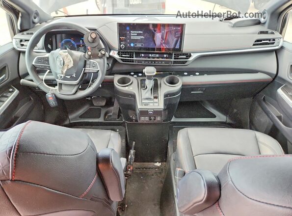 5TDDRKEC6SS231877 2025 TOYOTA SIENNA Черный Вид панели приборов