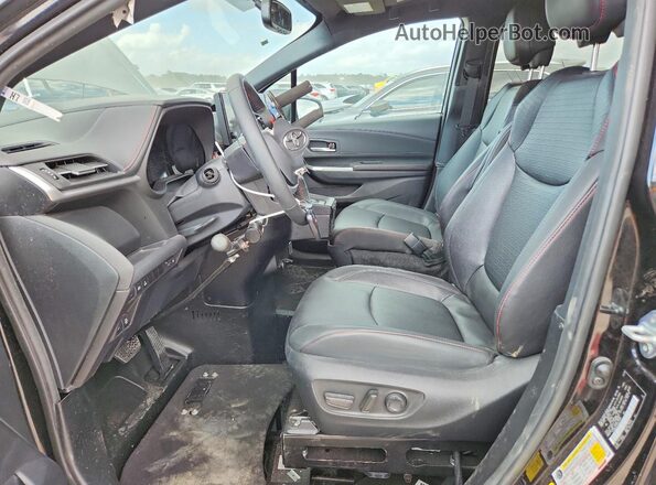 5TDDRKEC6SS231877 2025 TOYOTA SIENNA Черный Вид салона спереди