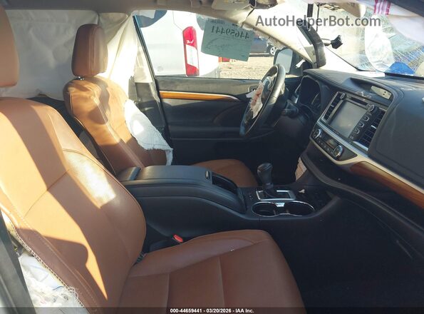 5TDDZRFH0JS814009 2018 TOYOTA LIMITED White Вид салону спереду