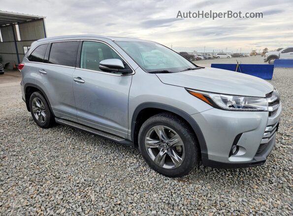 5TDDZRFH1JS894243 2018 TOYOTA LIMITED Серебряный Передняя правая четверть