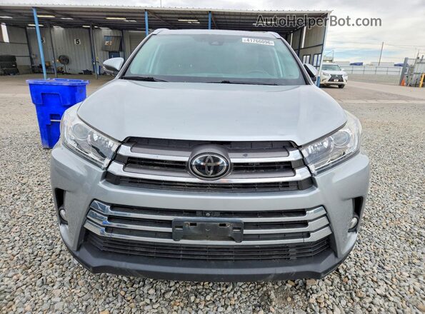 5TDDZRFH1JS894243 2018 TOYOTA LIMITED Серебряный Вид спереди