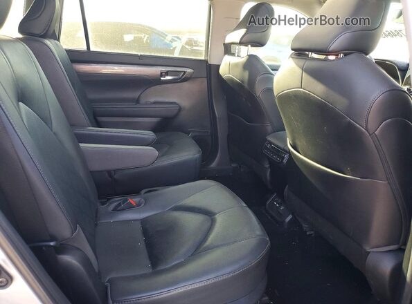 5TDEBRCH2LS008060 2020 TOYOTA HIGHLANDER HYBRID Серебряный Вид задней части салона