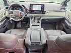 2021 Toyota Sienna Platinum 7-passenger Silver vin: 5TDERKEC5MS053774