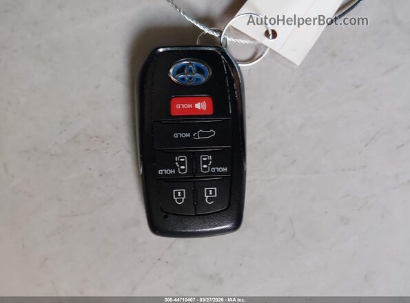 5TDERKEC6SS256282 2025 TOYOTA SIENNA Белый Вид панели приборов