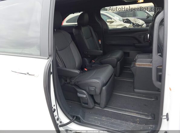 5TDESKFC2TS233215 2026 TOYOTA SIENNA White Widok naklejki z numerem VIN