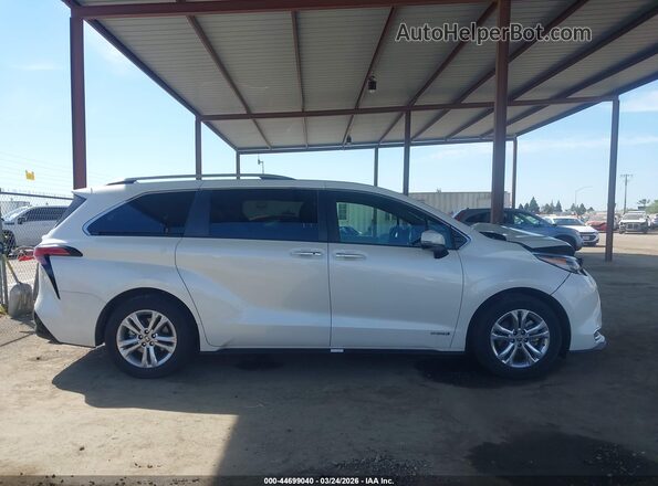 5TDESKFC5MS002892 2021 TOYOTA SIENNA White Rear interior view