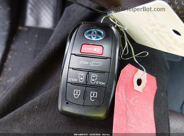 5TDESKFC6RS133949 2024 TOYOTA SIENNA Серебряный Вид панели приборов