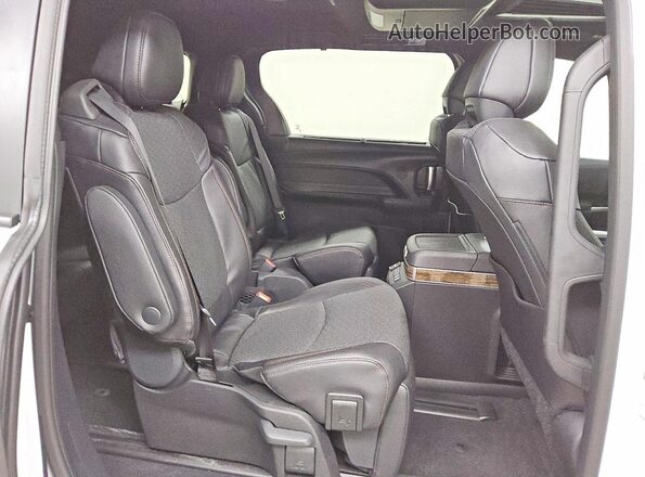 5TDESKFC6TS236604 2026 TOYOTA SIENNA Белый Вид задней части салона