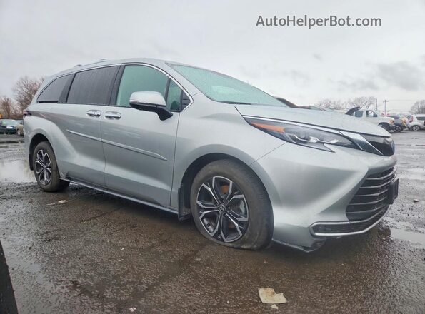 5TDESKFC8SS211105 2025 TOYOTA SIENNA Silver Przód prawy