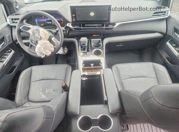 5TDESKFC8SS211105 2025 TOYOTA SIENNA Silver Widok deski rozdzielczej