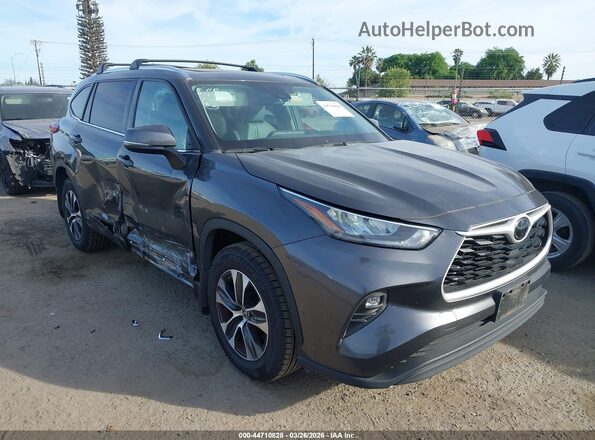 5TDHZRBH4LS054211 2020 TOYOTA LE Gray Передня права чверть
