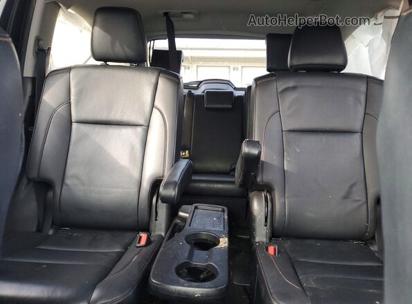 5TDJZRFH2KS587734 2019 TOYOTA HIGHLANDER White Вид задніх сидінь