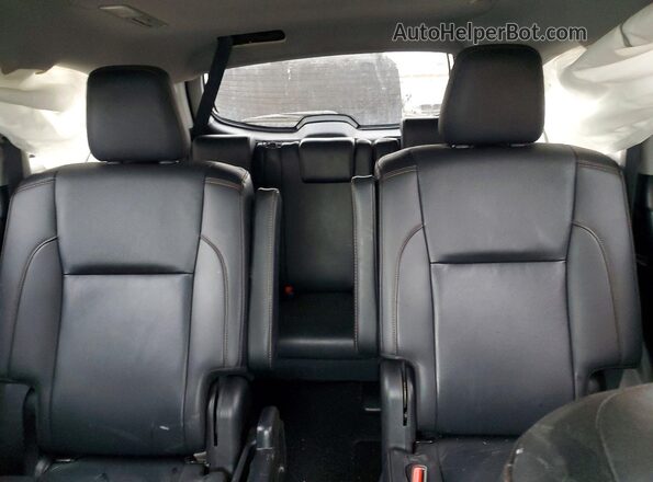 5TDJZRFH4KS618255 2019 TOYOTA HIGHLANDER Black Widok tylnych siedzeń