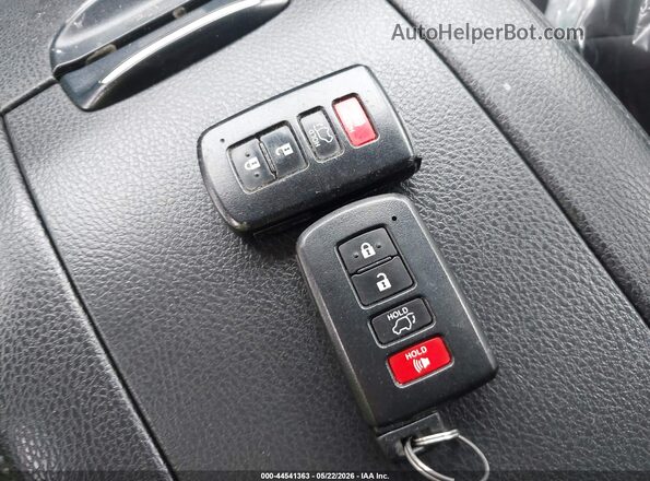 5TDJZRFH5KS930987 2019 TOYOTA LE Silver Vista del salpicadero