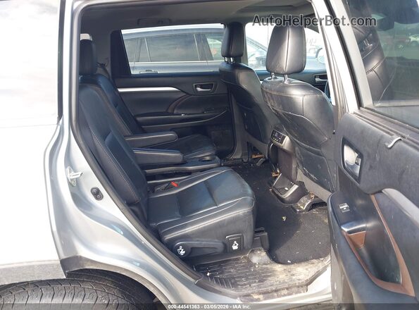 5TDJZRFH5KS930987 2019 TOYOTA LE Silver Vista de la etiqueta del VIN