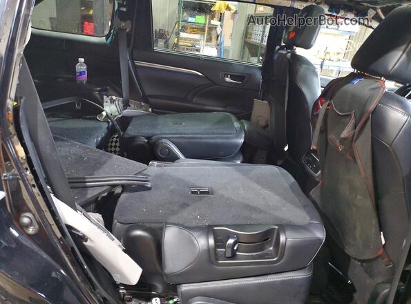 5TDJZRFH6HS369837 2017 TOYOTA HIGHLANDER Черный Вид задней части салона