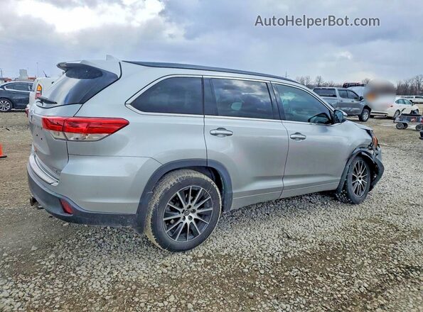 5TDJZRFH7HS378790 2017 TOYOTA HIGHLANDER Серебряный Задняя правая четверть