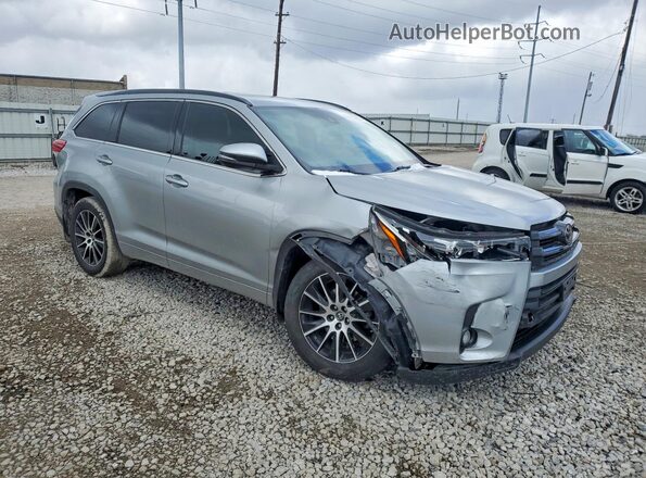 5TDJZRFH7HS378790 2017 TOYOTA HIGHLANDER Серебряный Передняя правая четверть