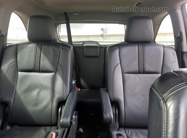 5TDJZRFH7HS378790 2017 TOYOTA HIGHLANDER Серебряный Вид задних сидений