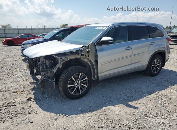 5TDJZRFH9JS846752 2018 TOYOTA HIGHLANDER Silver წინა მარცხენა ხედი სამი მეოთხედიდან