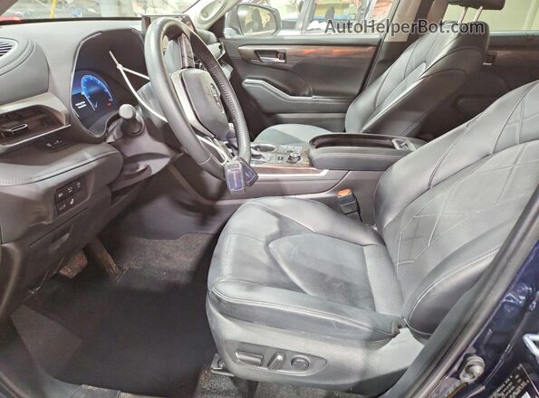 5TDKDRBH2SS582624 2025 TOYOTA HIGHLANDER Синий Вид салона спереди