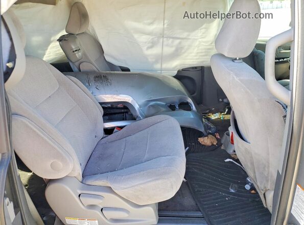 5TDKK3DC1GS745324 2016 TOYOTA SIENNA Серебряный Вид задней части салона