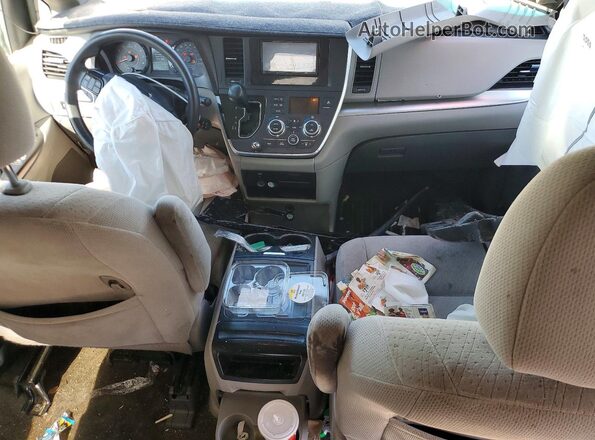 5TDKK3DC1GS745324 2016 TOYOTA SIENNA Серебряный Вид панели приборов