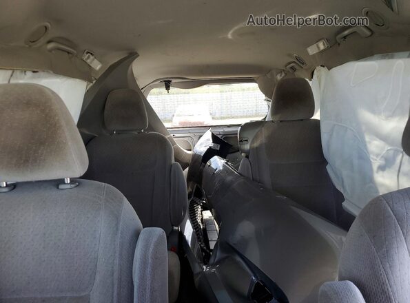 5TDKK3DC1GS745324 2016 TOYOTA SIENNA Серебряный Вид задних сидений