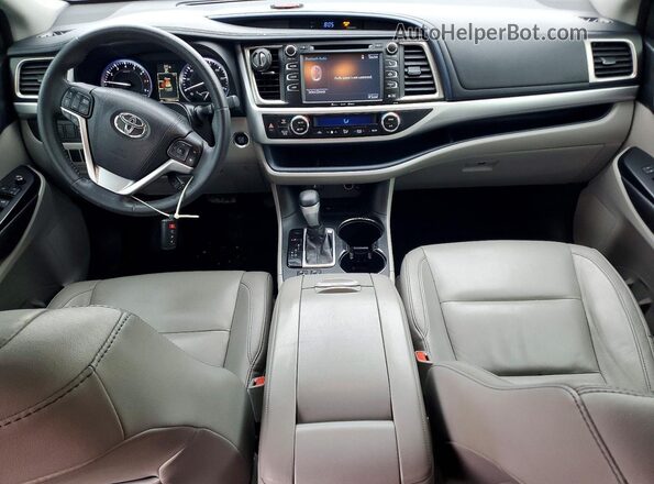 5TDKKRFH1GS163851 2016 TOYOTA LE Белый Вид панели приборов