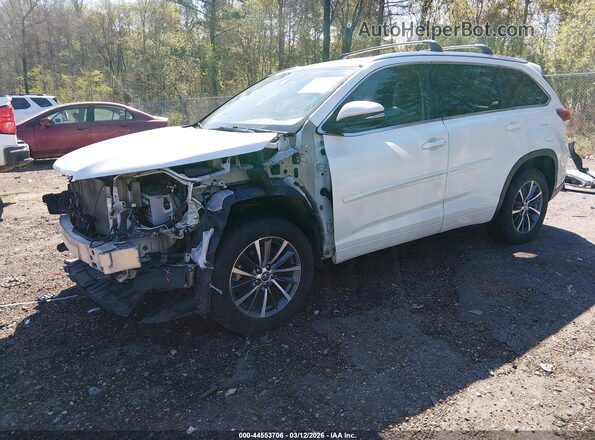 5TDKZRFH0JS540902 2018 TOYOTA LE White Vista tres cuartos delantera izquierda