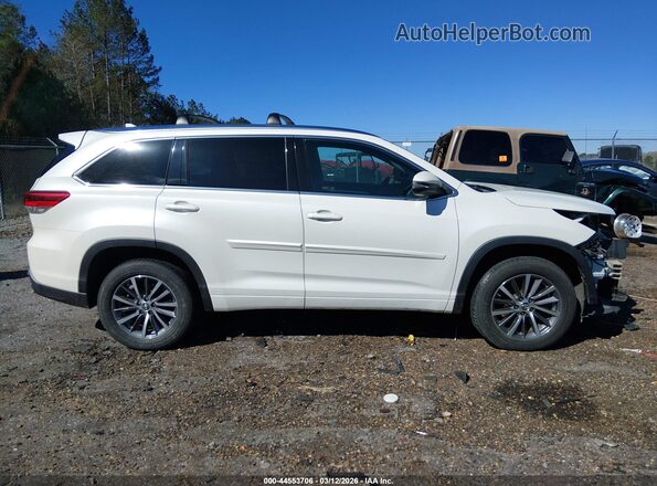 5TDKZRFH0JS540902 2018 TOYOTA LE White Vista interior de 360 grados