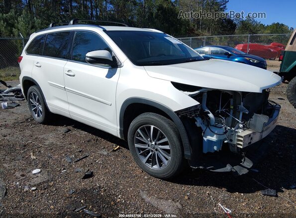 5TDKZRFH0JS540902 2018 TOYOTA LE White Delantero derecho