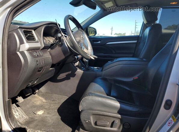 5TDKZRFH4JS546931 2018 TOYOTA HIGHLANDER Gray წინა სალონის ხედი