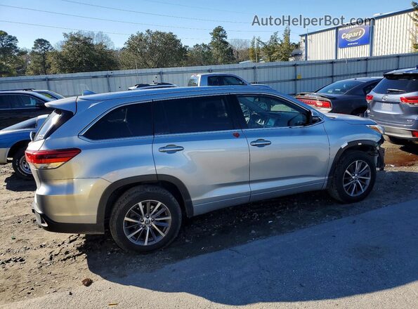 5TDKZRFH4JS546931 2018 TOYOTA HIGHLANDER Gray უკანა მარჯვენა
