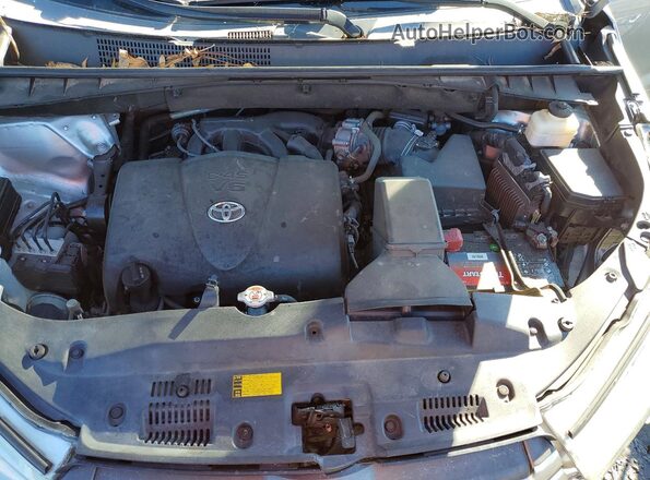 5TDKZRFH4JS546931 2018 TOYOTA HIGHLANDER Gray ძრავის განყოფილების ხედი