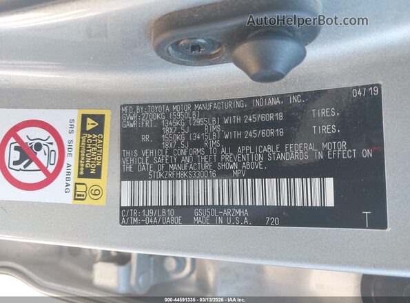 5TDKZRFH8KS330016 2019 TOYOTA LE Silver Widok komory silnika
