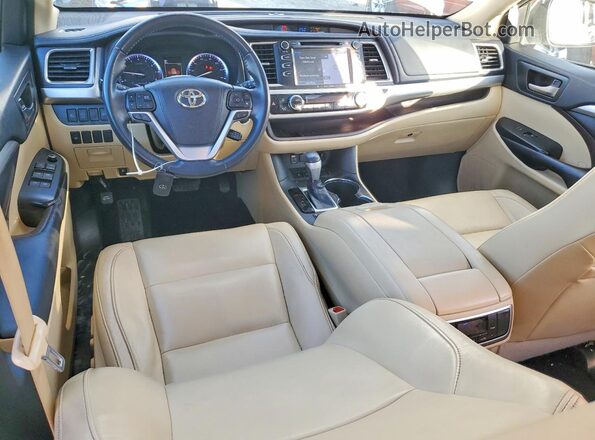 5TDKZRFH9JS269385 2018 TOYOTA HIGHLANDER Белый Вид панели приборов