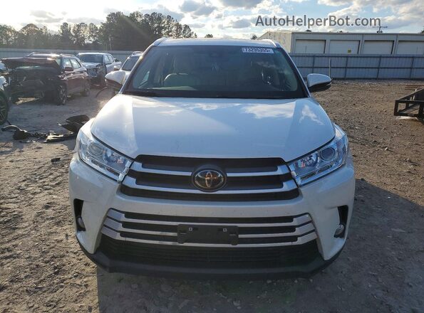 5TDKZRFH9JS269385 2018 TOYOTA HIGHLANDER Белый Вид спереди