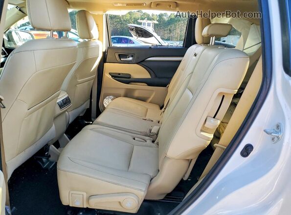 5TDKZRFH9JS269385 2018 TOYOTA HIGHLANDER Белый Вид задней части салона